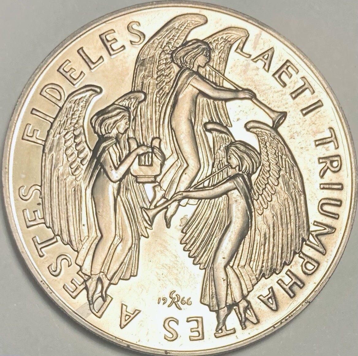 Adestes Fideles Laeti Triumphantes - Natum Videte Regem Angelorum MEDAL