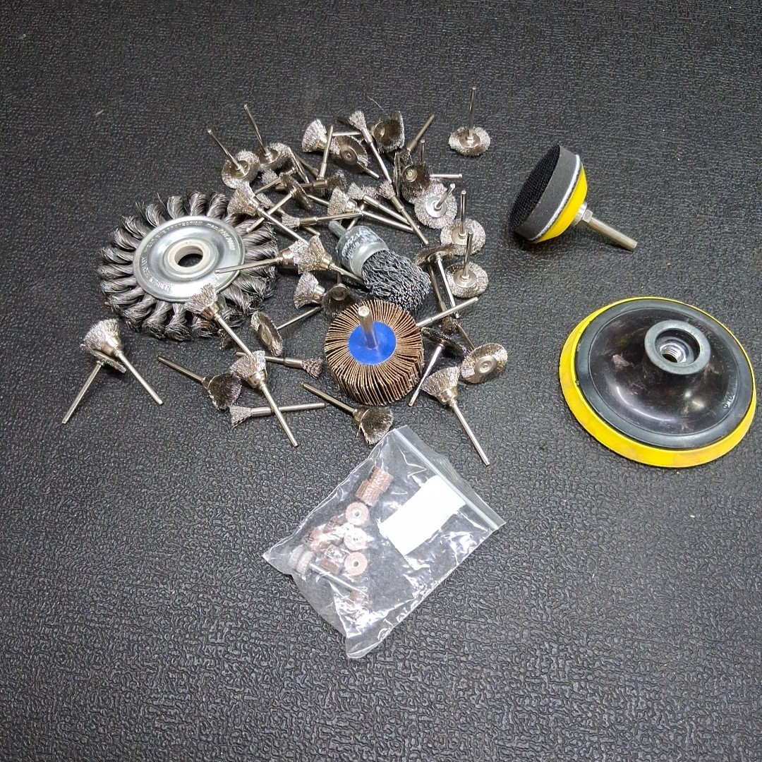 Lot of Assorted Ruond Rotary Wire Brushes, Backing Pad, Sanding, AS PICTURED