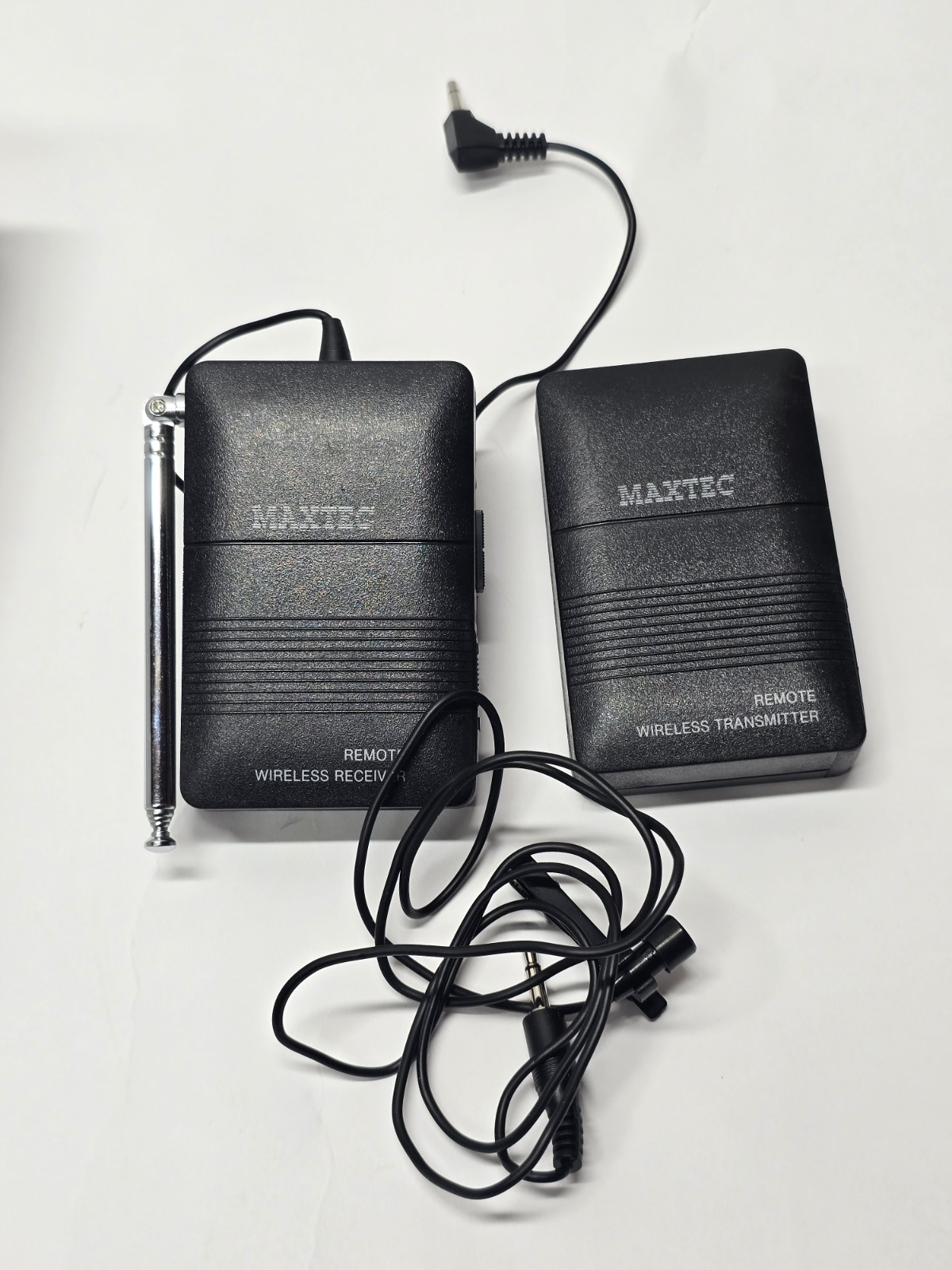 Maxtec MG-49S2 Wireless Microphone for Video Camera & Camcorder System Open Box