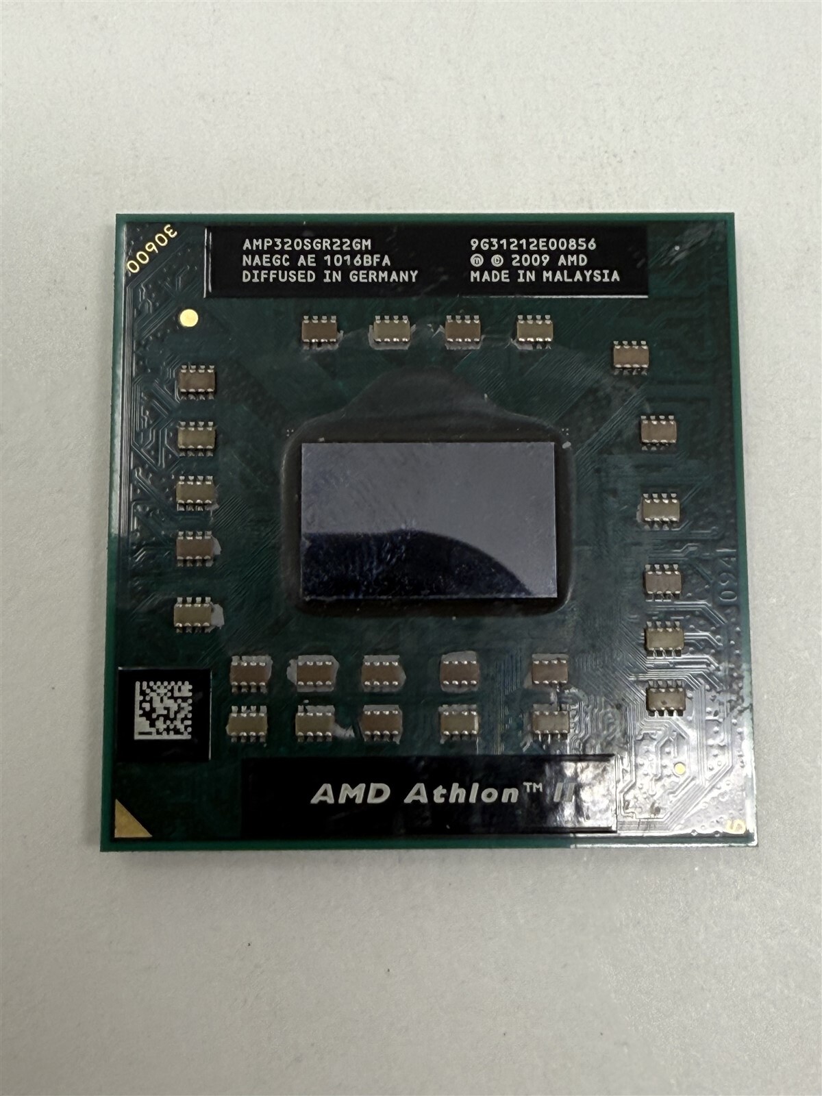 AMD Athlon II P320 2.1 GHz Socket S1 Laptop Processor AMP320SGR22GM