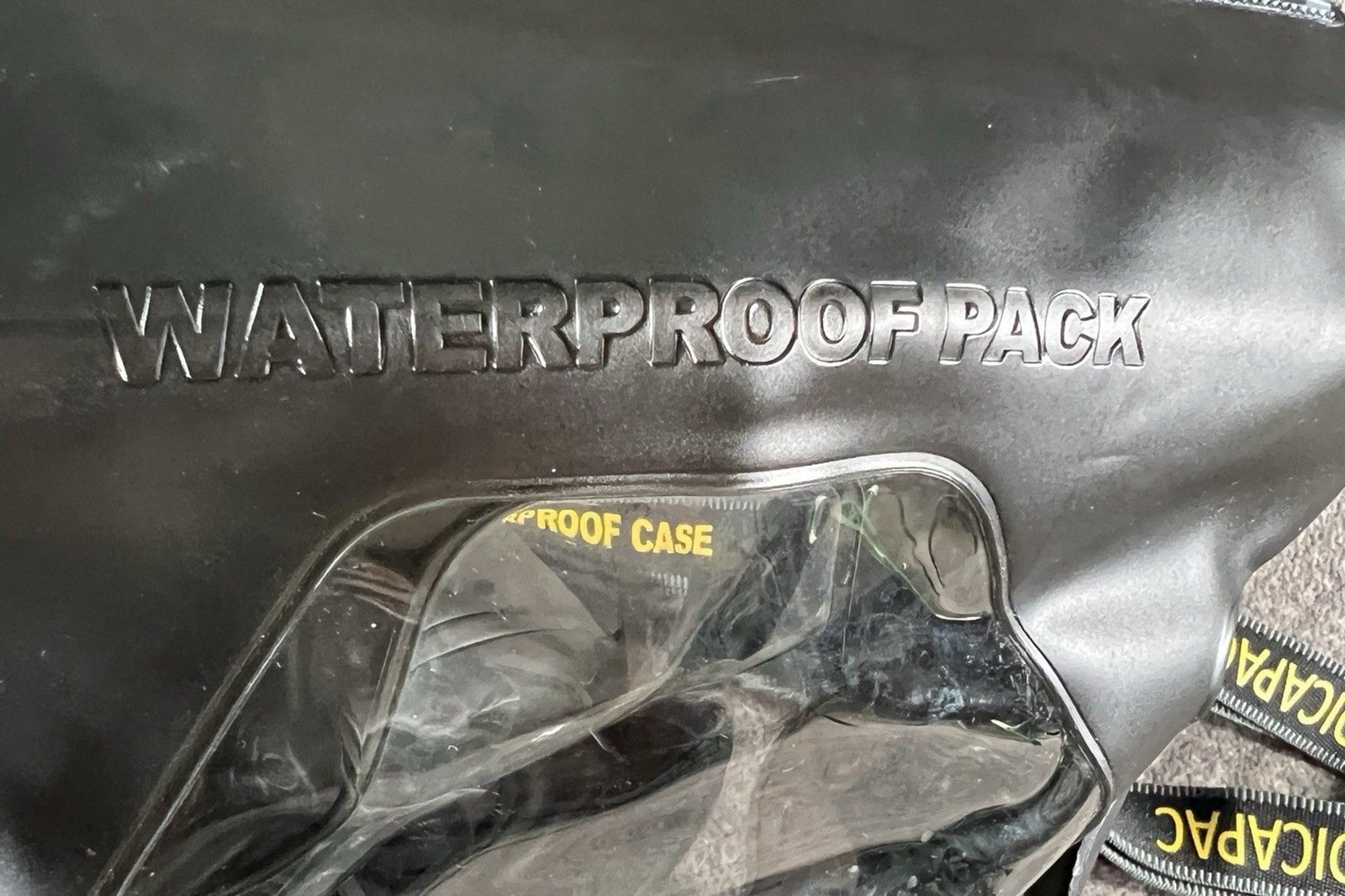 DICAPAC WP-S10 Floating 100% Waterproof DSLR Camera Case