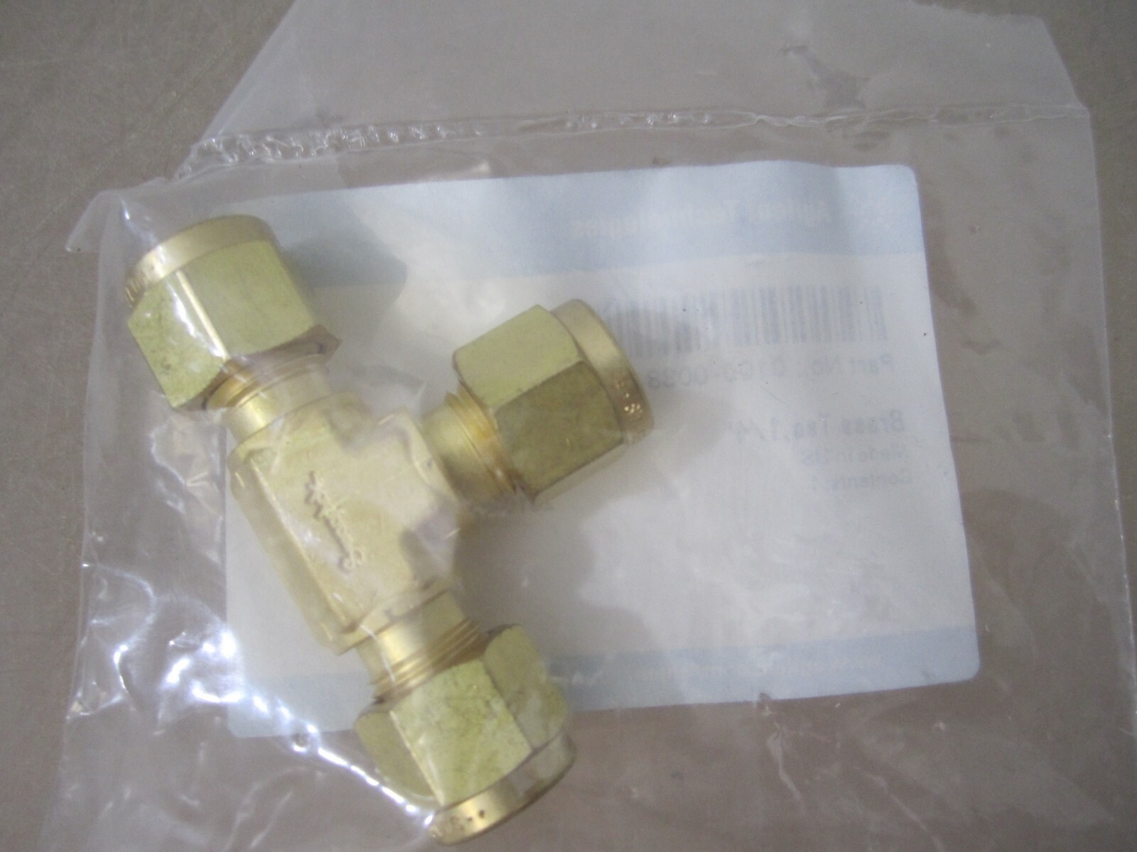 Agilent 0100-0088 Tee, 1/4"  Brass - SEALED, FAST SHIPPING