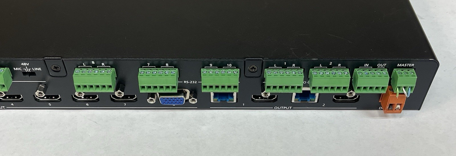 Atlona AT-UHD-CLSO-824 8x2 Multi-Format Matrix Switcher 4K / UHD