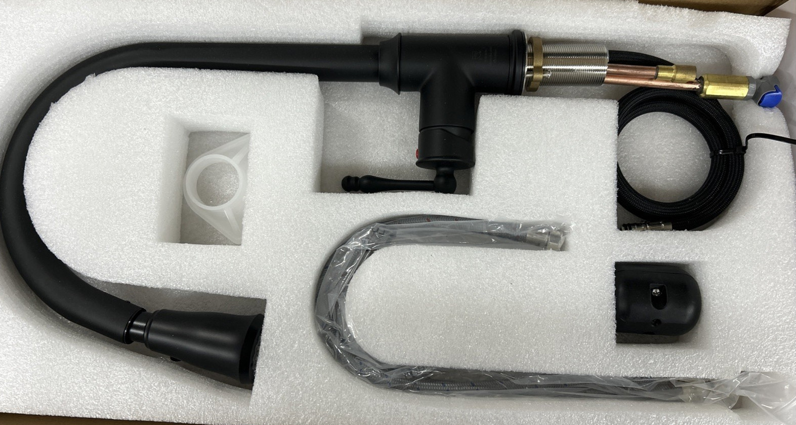 Akdy KF0009 Single Handle Pull-down Kitchen Faucet, Matte Black