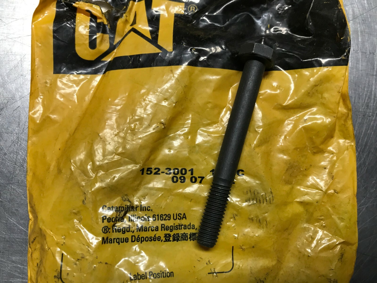 1523001  GENUINE CAT  BOLT  QTY of 2 Bolts  Caterpillar  152-3001