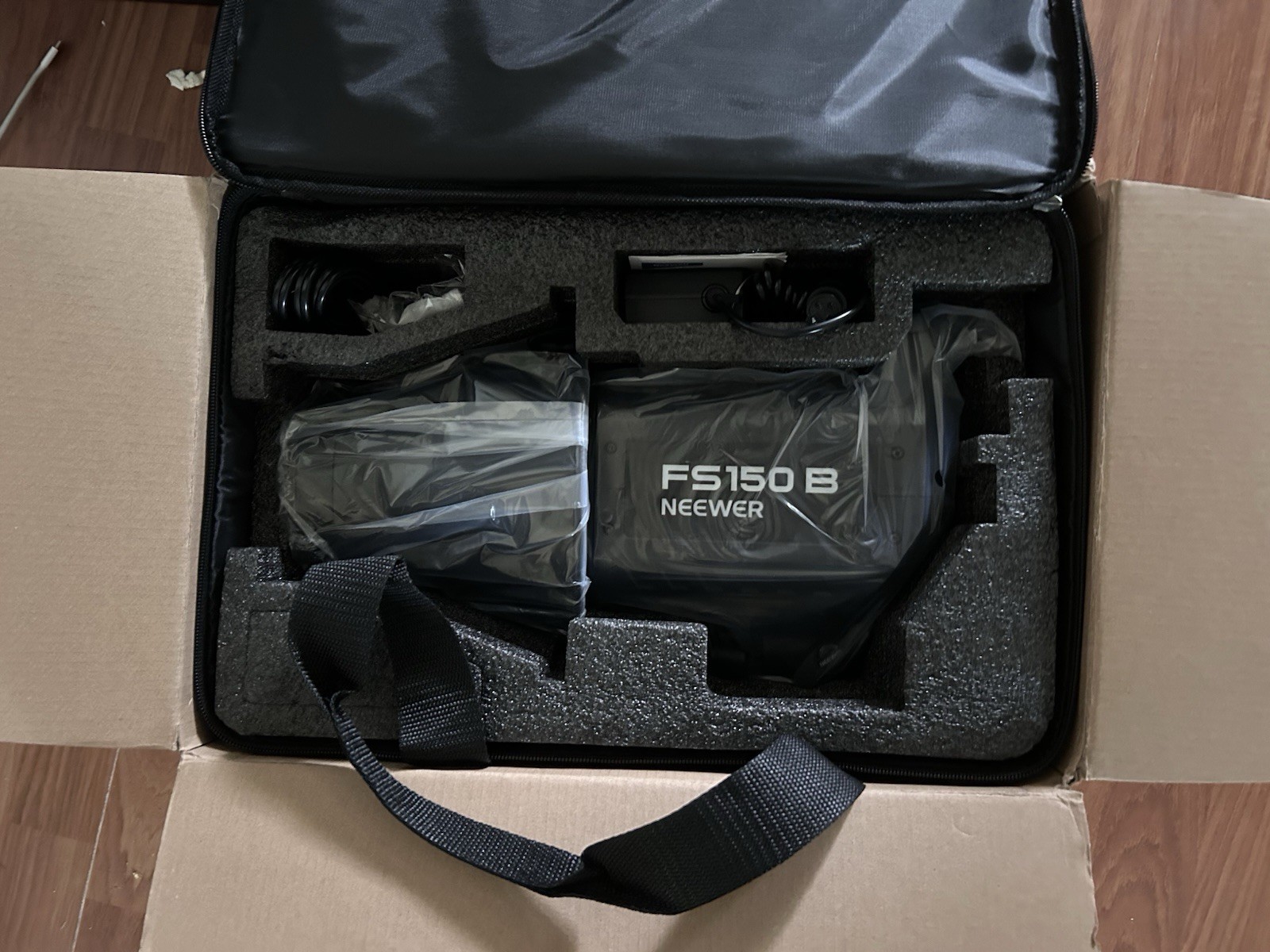 NEEWER FS150B LED Video Light 2.4G/APP Control,130W Bi Color COB Silent Photogr