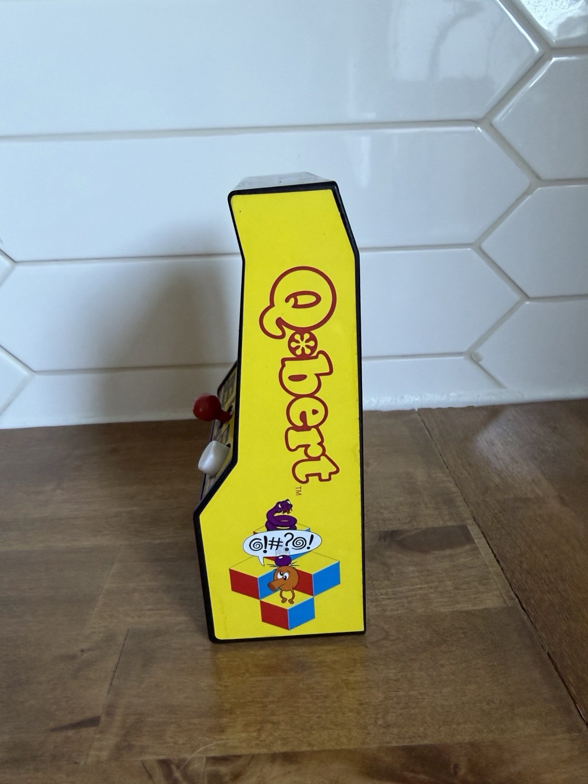 Q Bert By Basic Fun Arcade Classics - Retro Mini Arcade Game 2016 09549