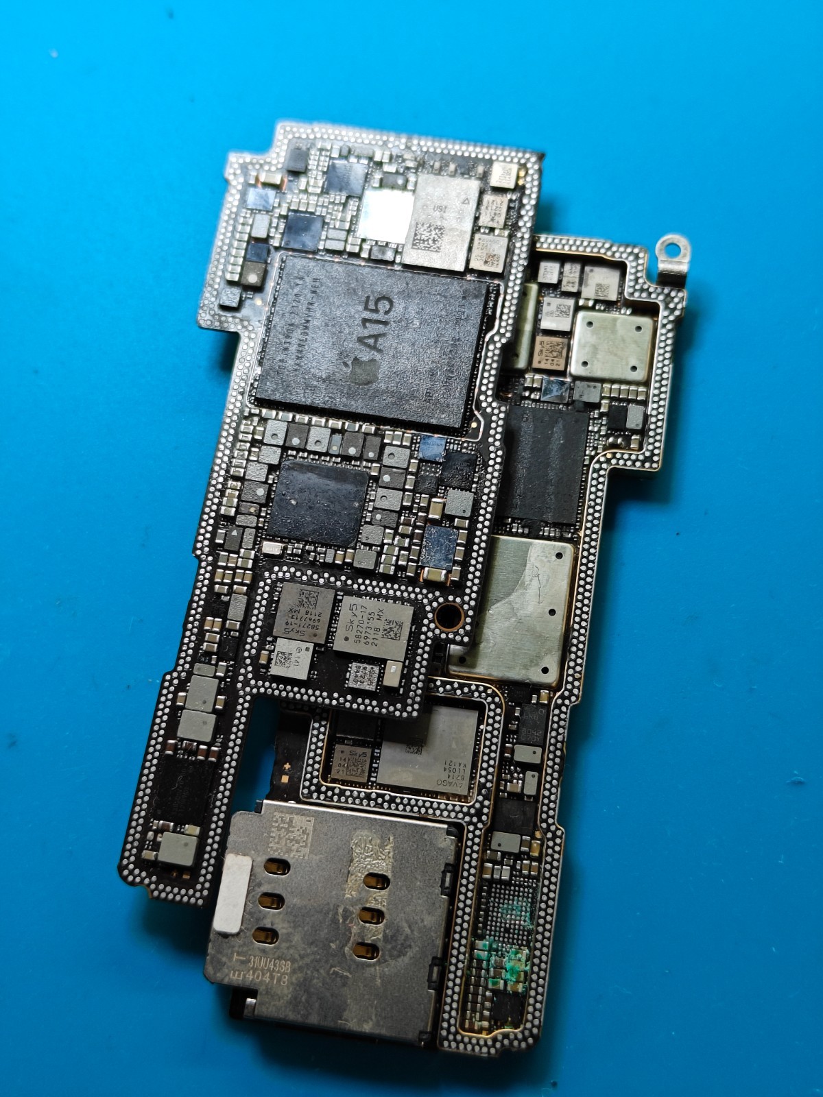 iPhone 13 / 13 Pro Max Charging IC (U2) Logic Board Repair Mail In Service only