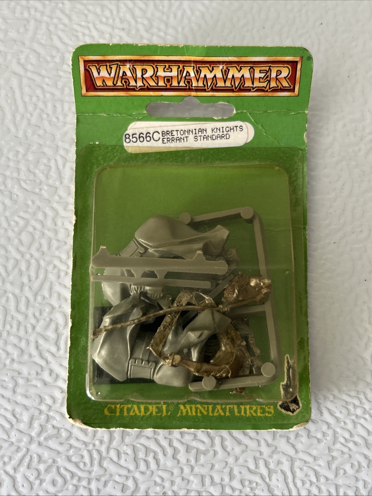 Warhammer Fantasy Bretonnian Knights Errant Standard 8566C OOP Metal GW