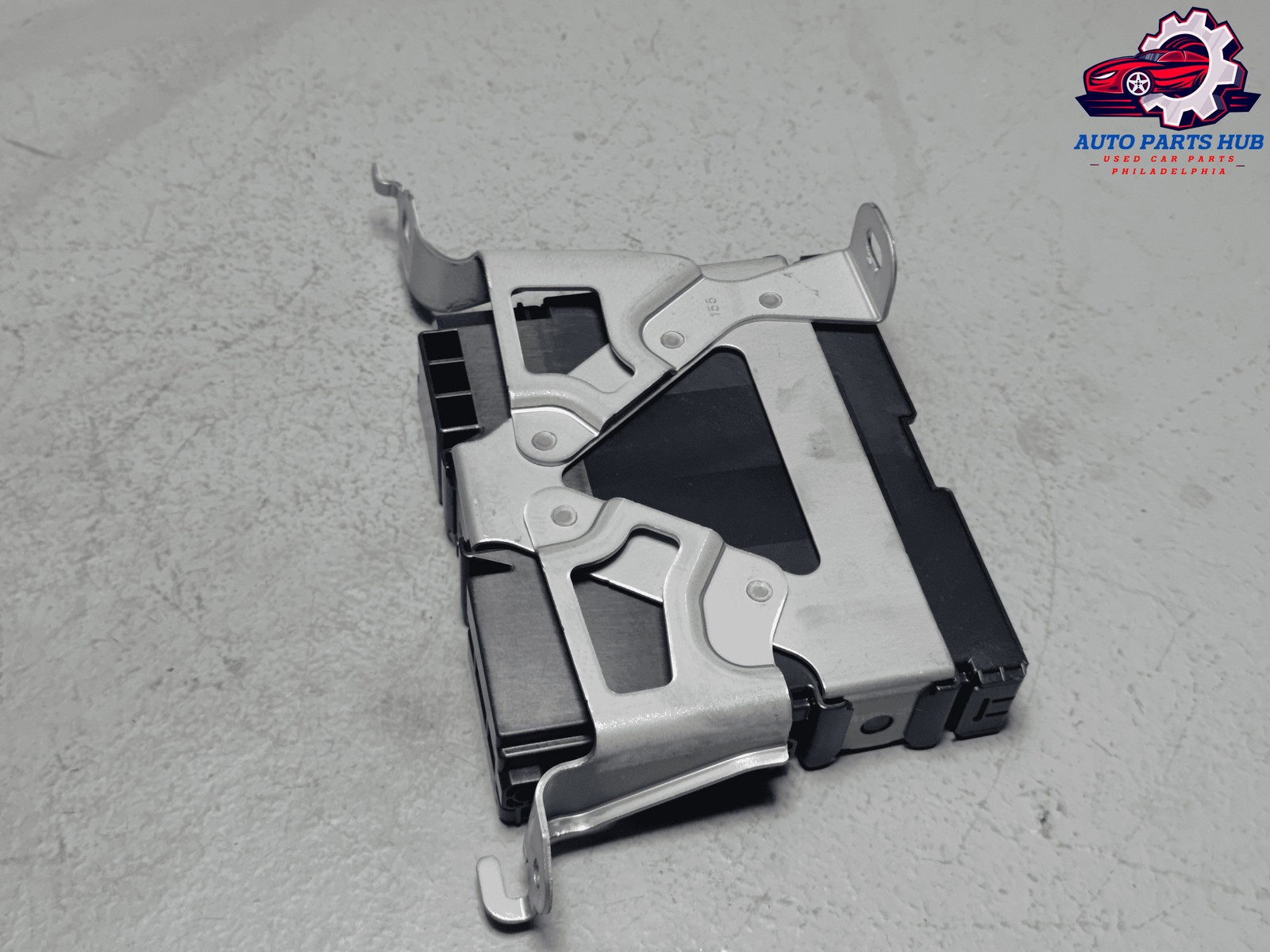 Toyota Camry 2018-2019 Telephone Transceiver Communication Module & Bracket OEM