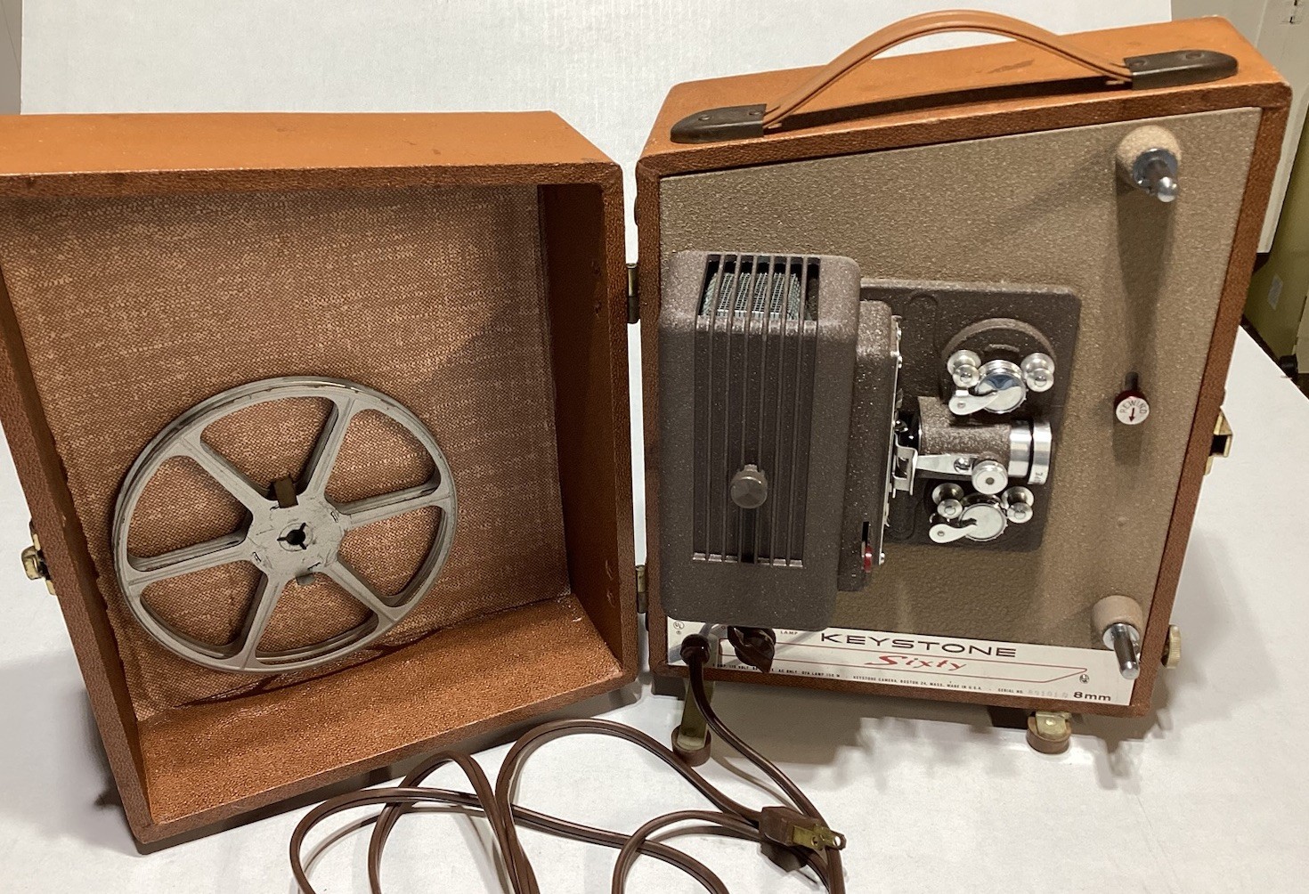 VINTAGE KEYSTONE SIXTY MOVIE PROJECTOR In Case 8mm Motor - TESTED & WORKS GREAT