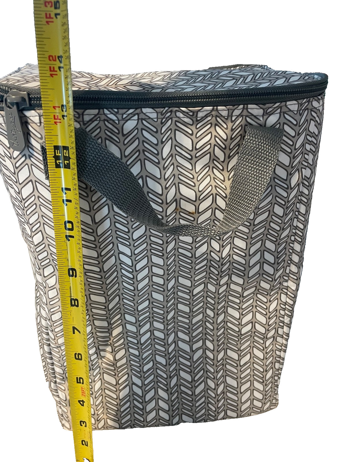 New 31 Thirty One 14” x 9” insulated Thermal Insert cooler Tote bag Gray Chevron