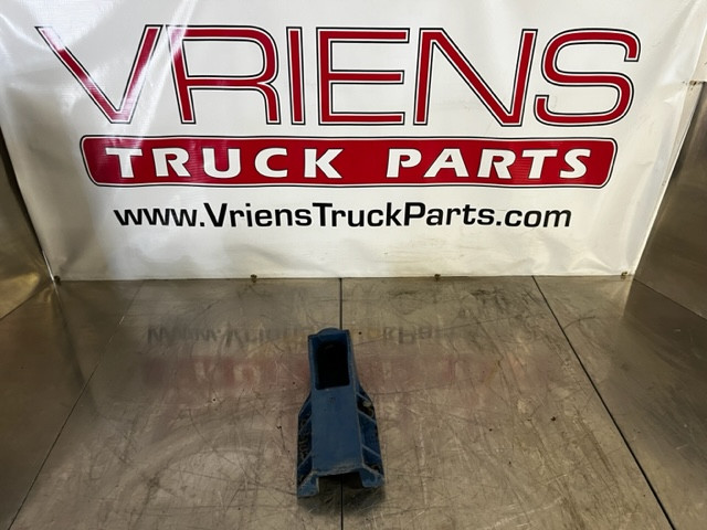 KENWORTH SUPPORT-CAB FRONT K235-1348