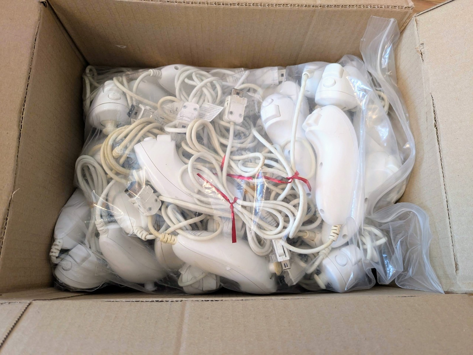 Wholesale Lot of 40 Wii White Nunchucks Nintendo OEM RVL-004 Tested Region Free