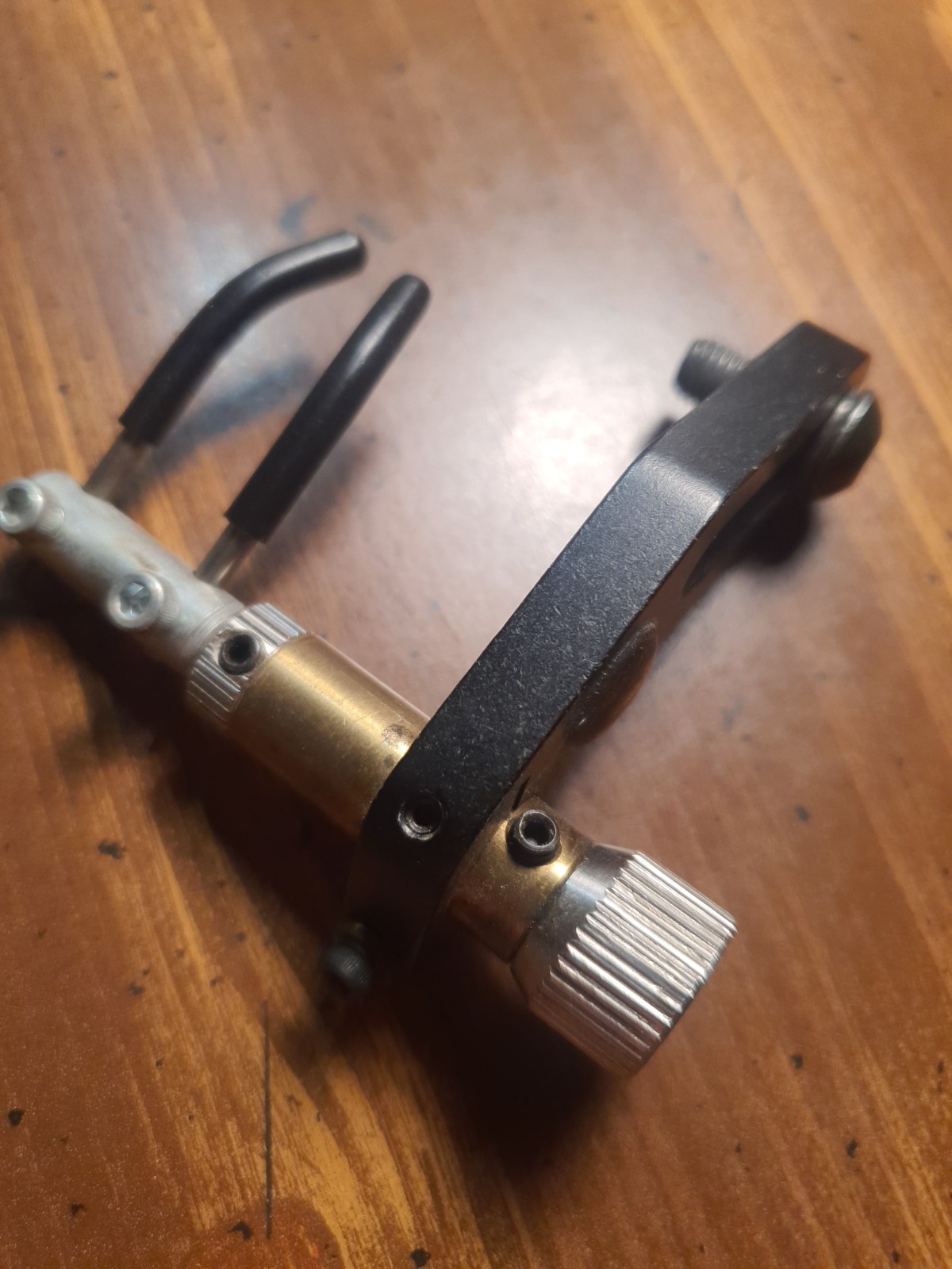Golden Key Futura Prong Style Rest