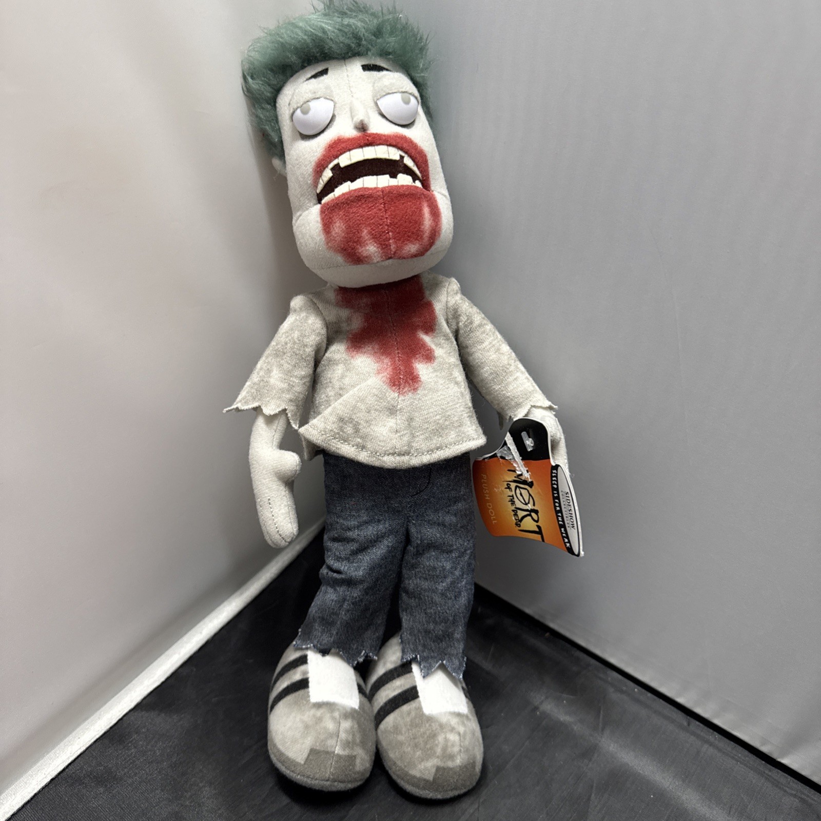 SIDESHOW COLLECTIBLES MORT OF THE DEAD PLUSHIE PLUSH DOLL SPOOKTACULAR NWT