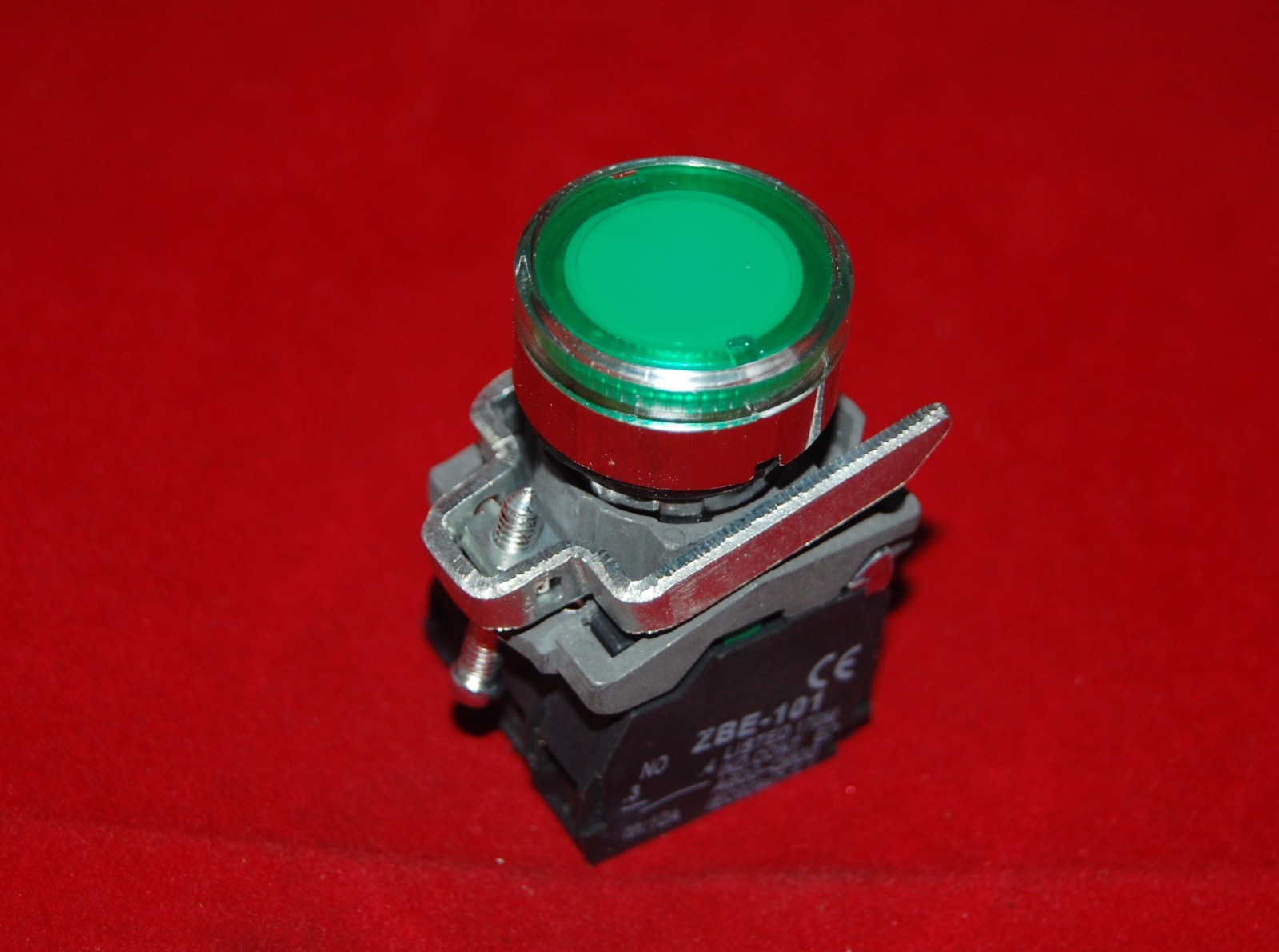 1PC 22MM Illuminated pushbuttons with flush push Fits XB4BW33B5 24V Green