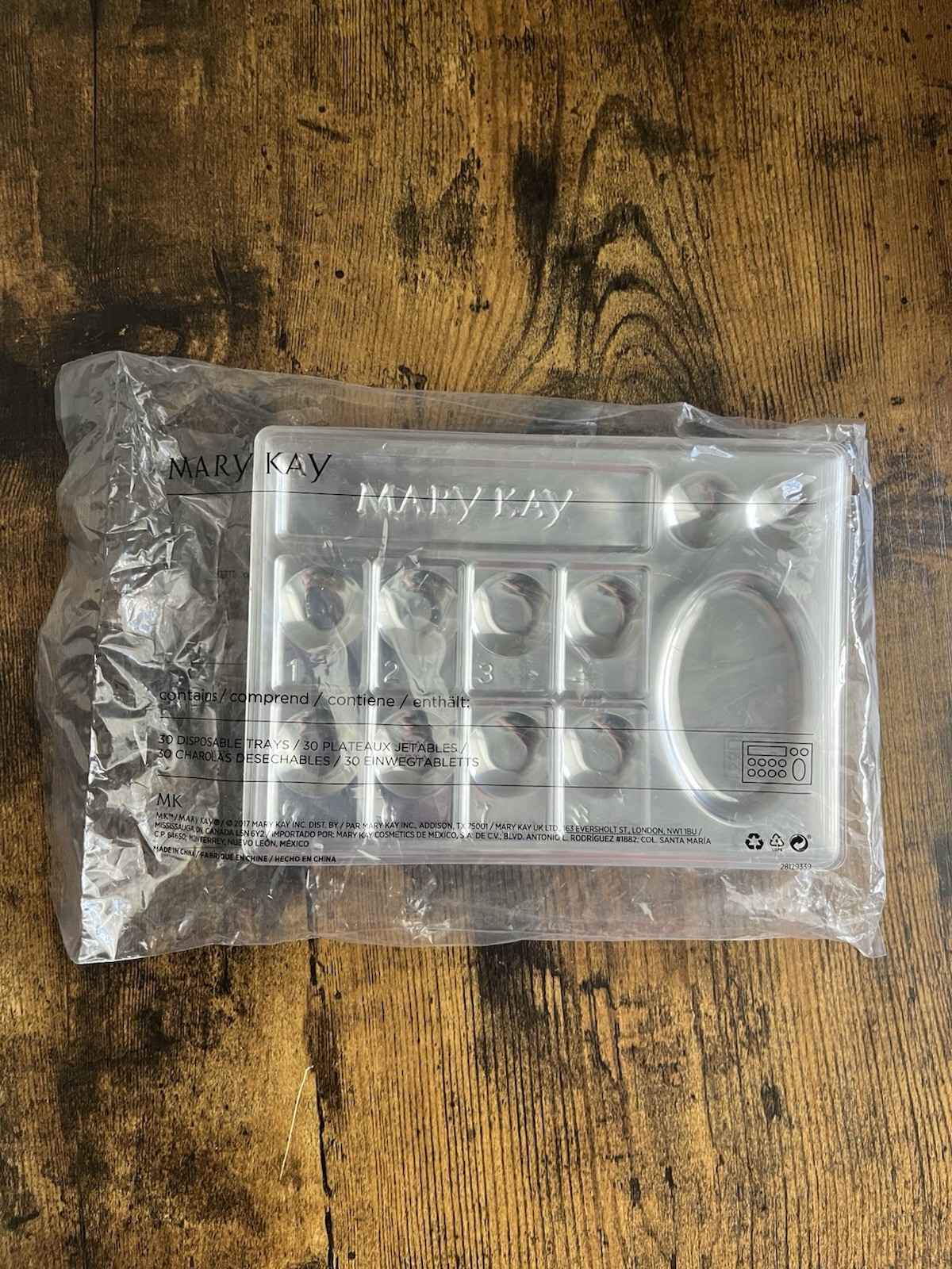 New Mary Kay Clear Disposable Single Use Plastic Palette Sample Trays Pack of 30