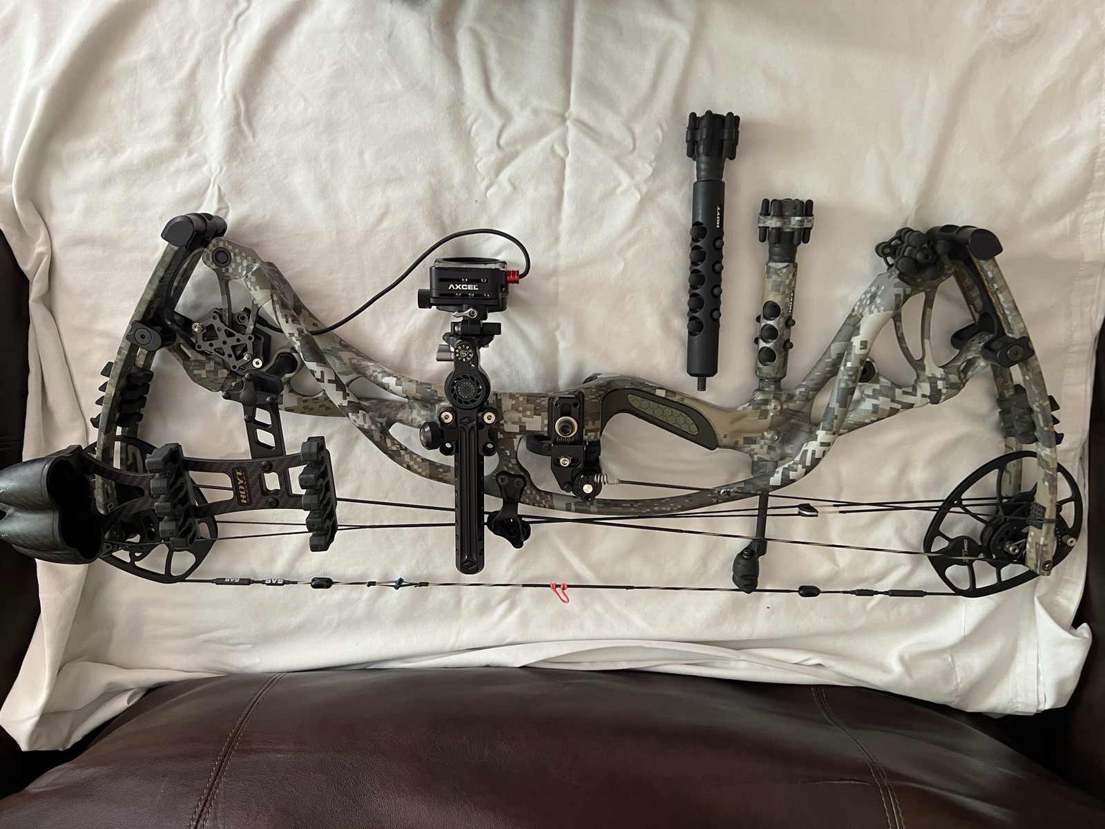 Hoyt Carbon RX3 Sitka RH 60-70# 27-30” Draw Loaded Accessories
