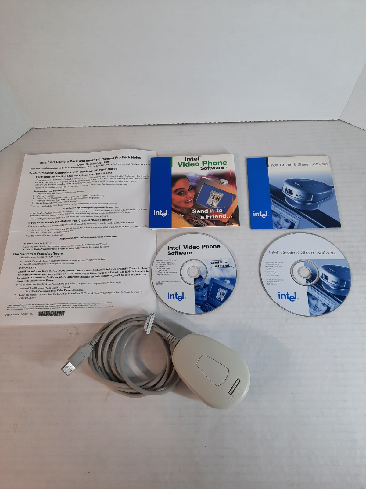 Intel PC Camera Pack CS330 With CD, Video Phone Software, Instructions