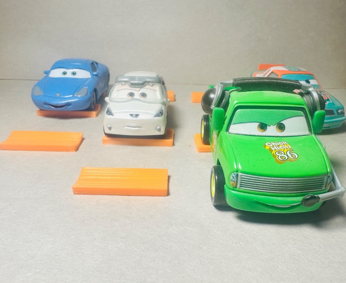 Disney Cars Anti-Roll Shelf Plates Stop Dicasts From Rolling Display Stabilizers