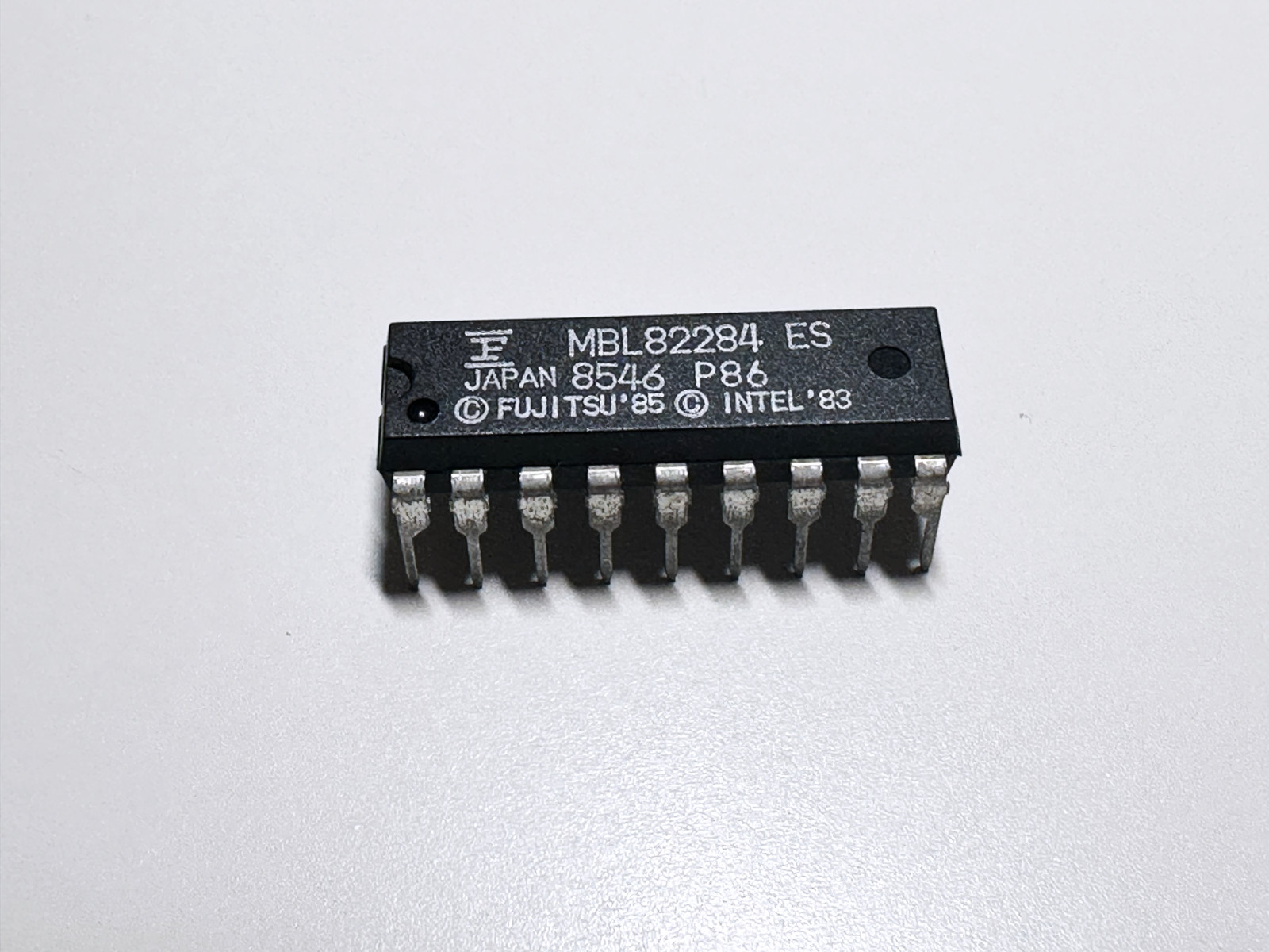 1X MBL82284 82284 FUJITSU Clock Generator Ready Interface 80286 Systems DIP-18