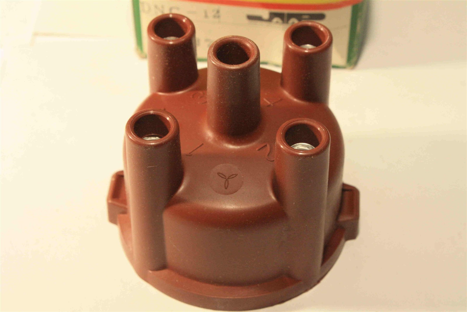 Distributor Cap Daiichi DNC12 for 174-0802   19101-33013 TOYOTA etc.  1971-