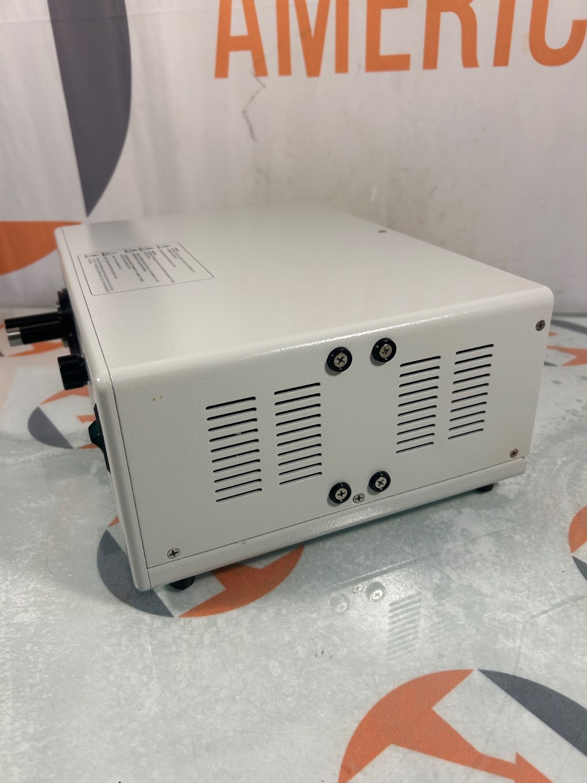 SunOptic XLS-300 Light Source Only 3.2 hours of use!