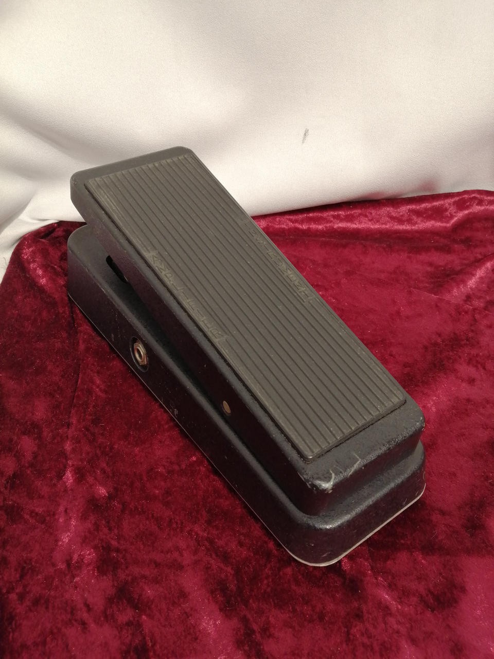 Thomas International Cry Baby 95-910511 Guitar Effects Pedal Used