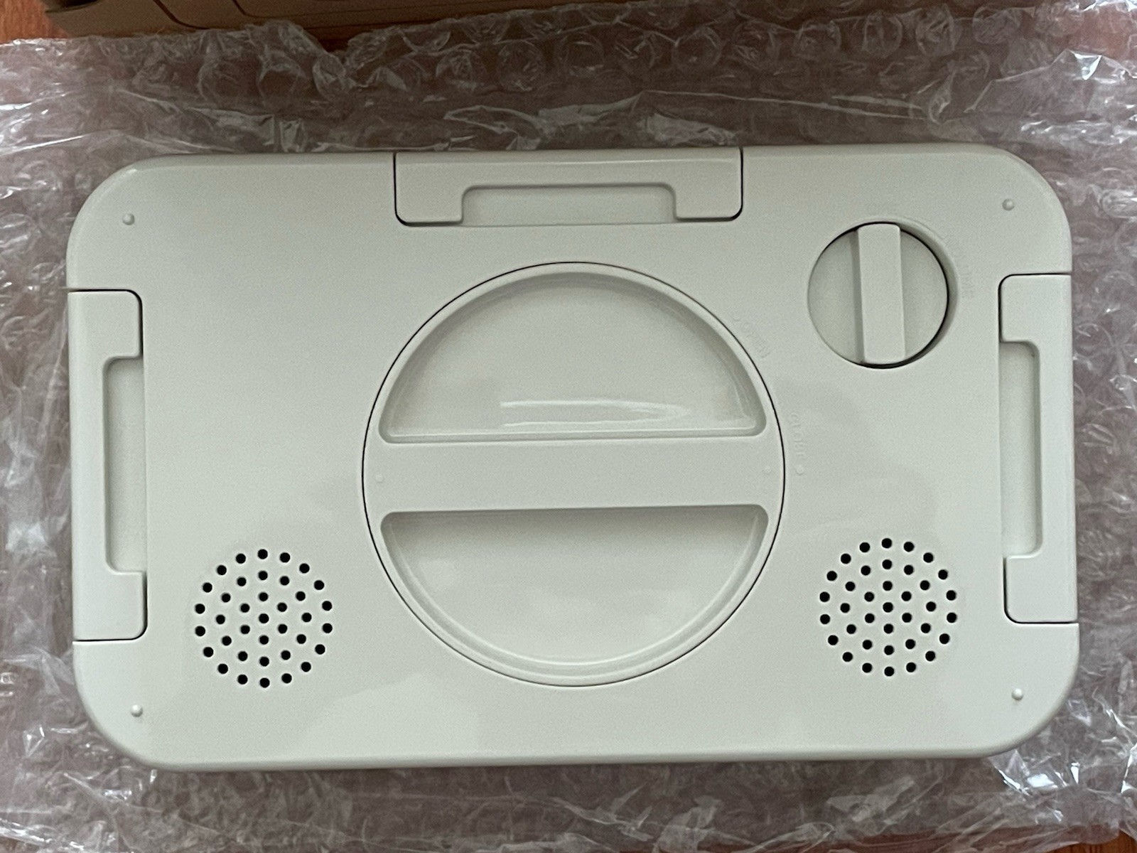 Muji smartphone speaker splash proof