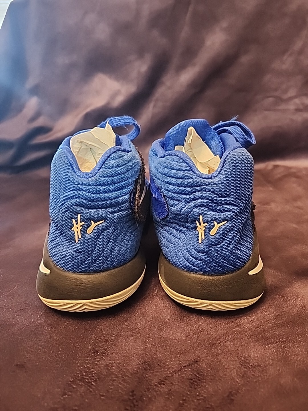 Nike Kyrie 2 Brothethood Blue Youth Size 7 Preowned Needs new shoestrings