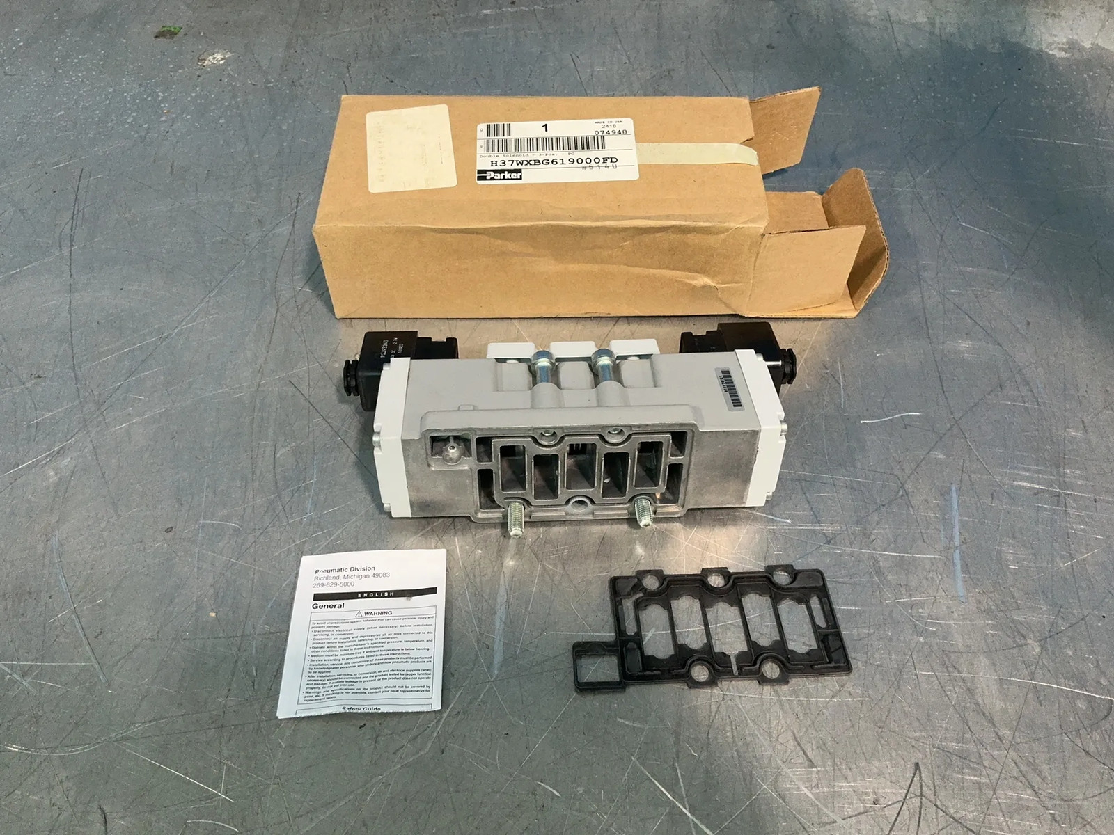 PARKER PNEUMATIC DOUBLE SOLENOID VALVE H37WXBG619000FD
