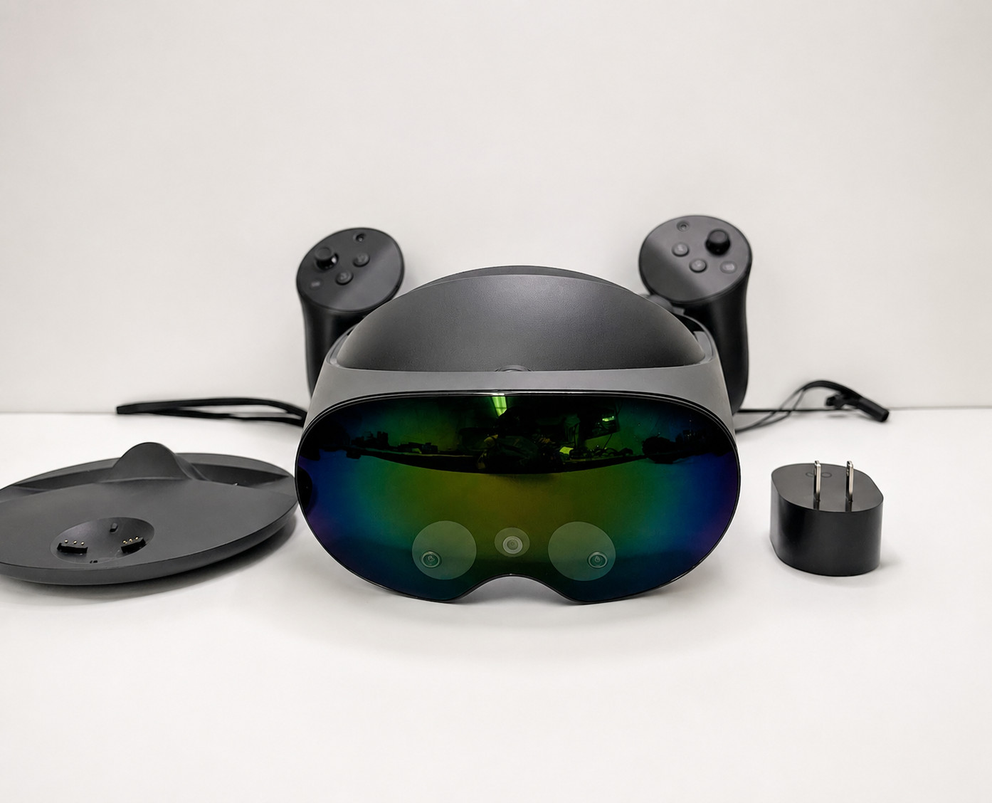 Meta Quest Pro VR Headset with Pro Controllers and Charging Dock