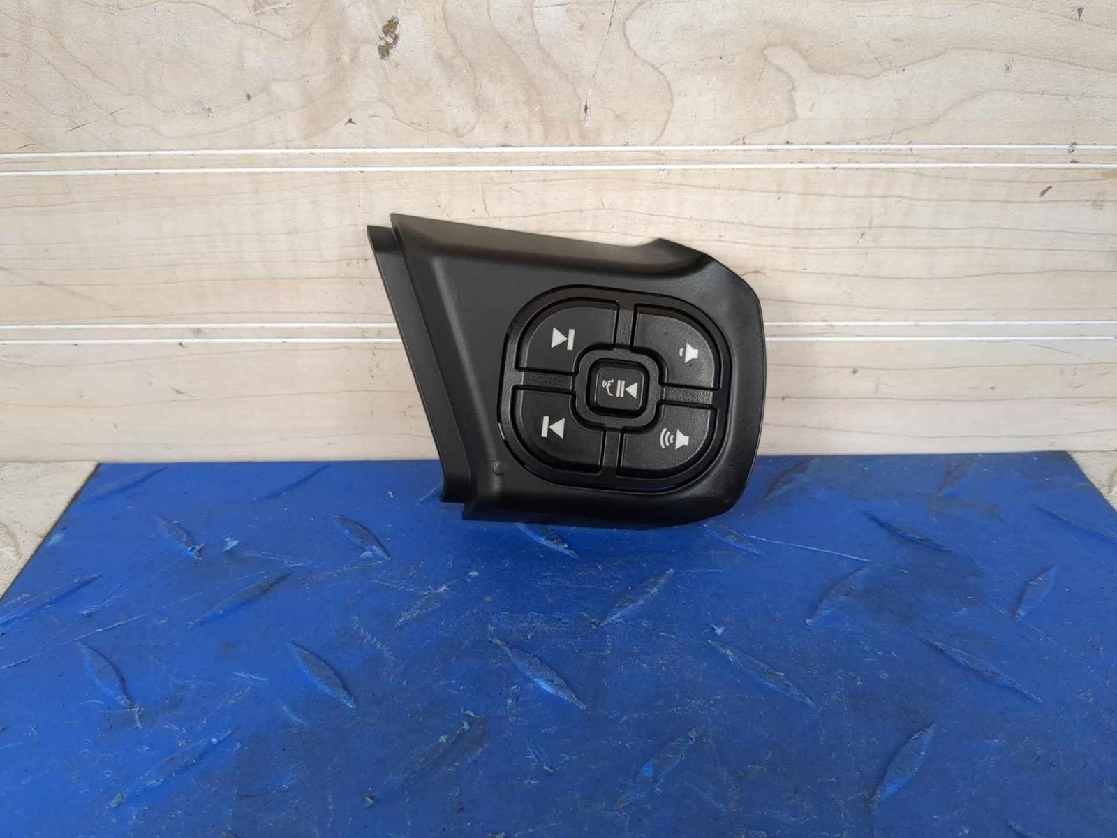 2020-2021 Polaris Slingshot - OEM Left Steering Wheel Cruise Controls 2415634 9k