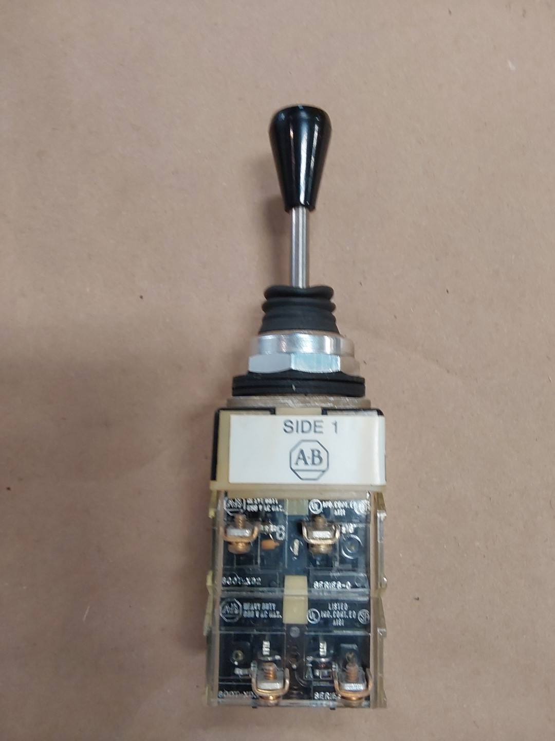 Allen Bradley 800T-T2M 2way Toggle Switch Series P