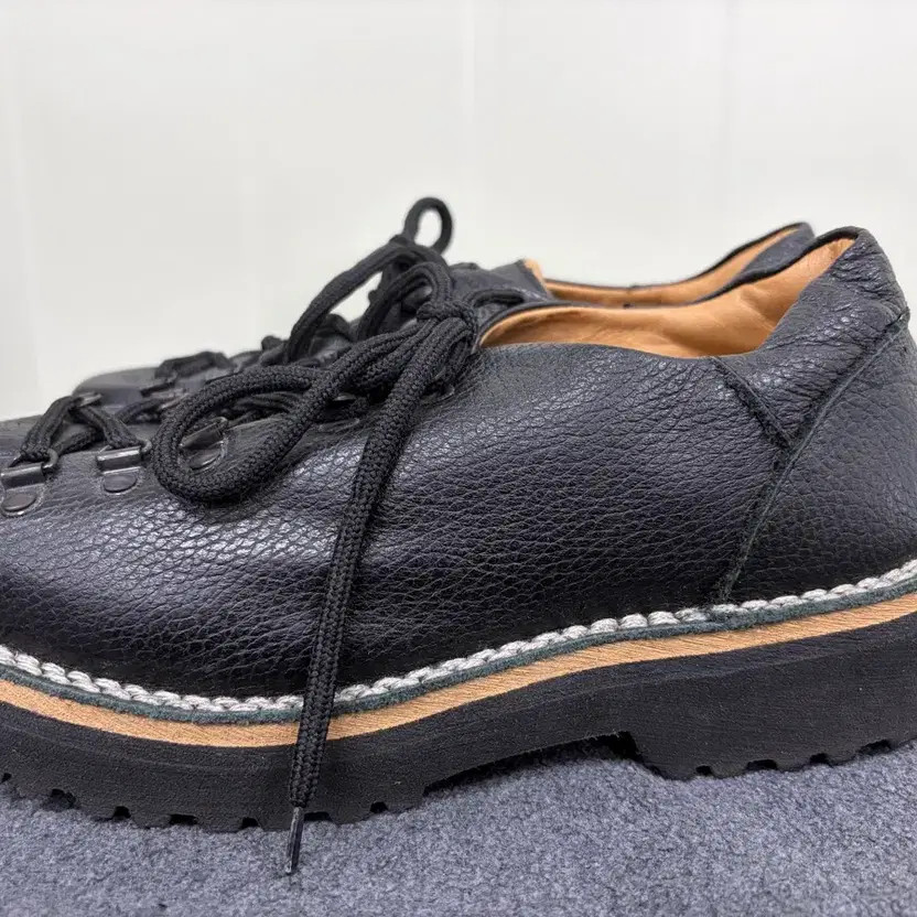 Solovierre Boots - New Official