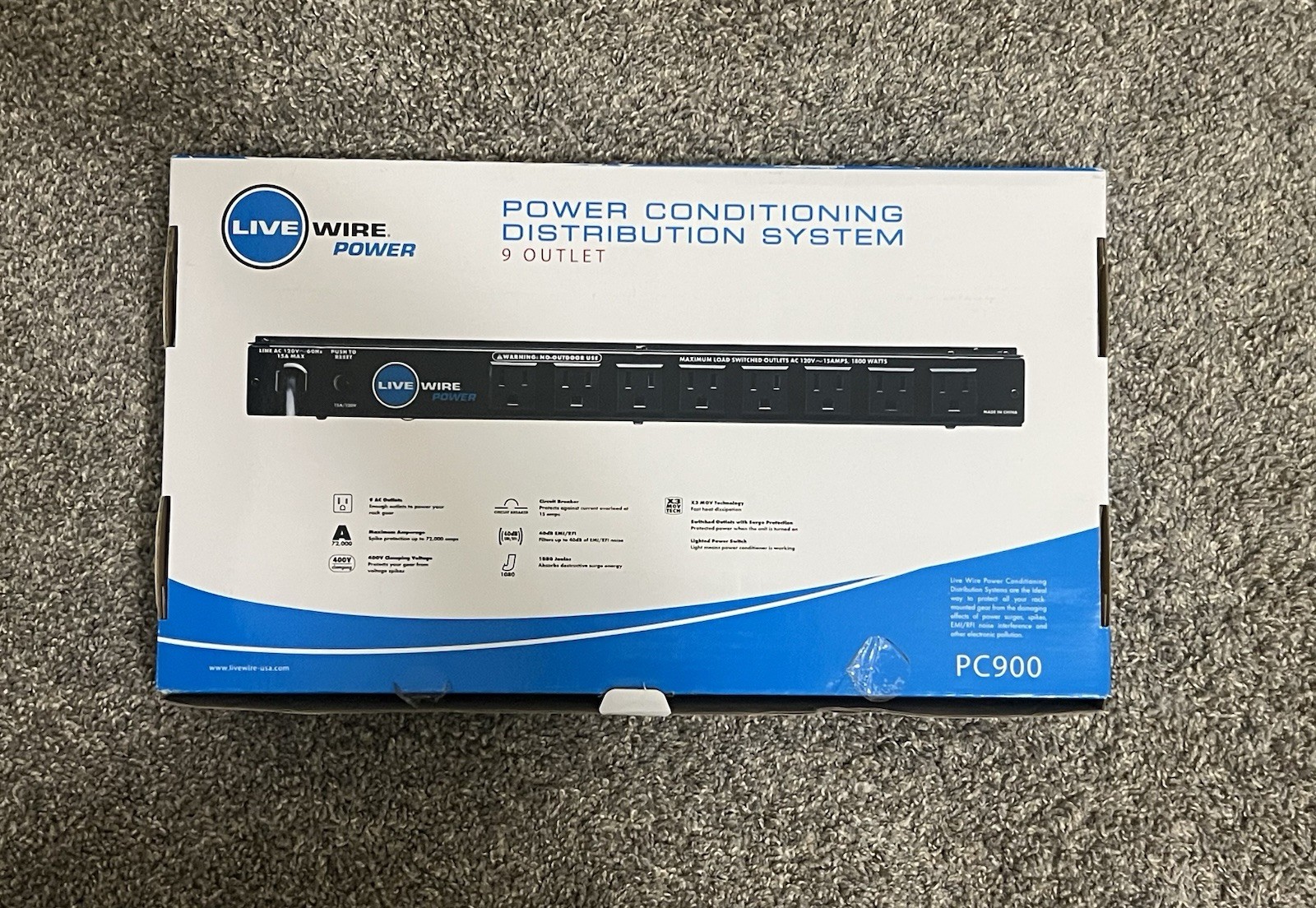 Livewire PC900 9-Outlet Power Conditioner and Distribution System