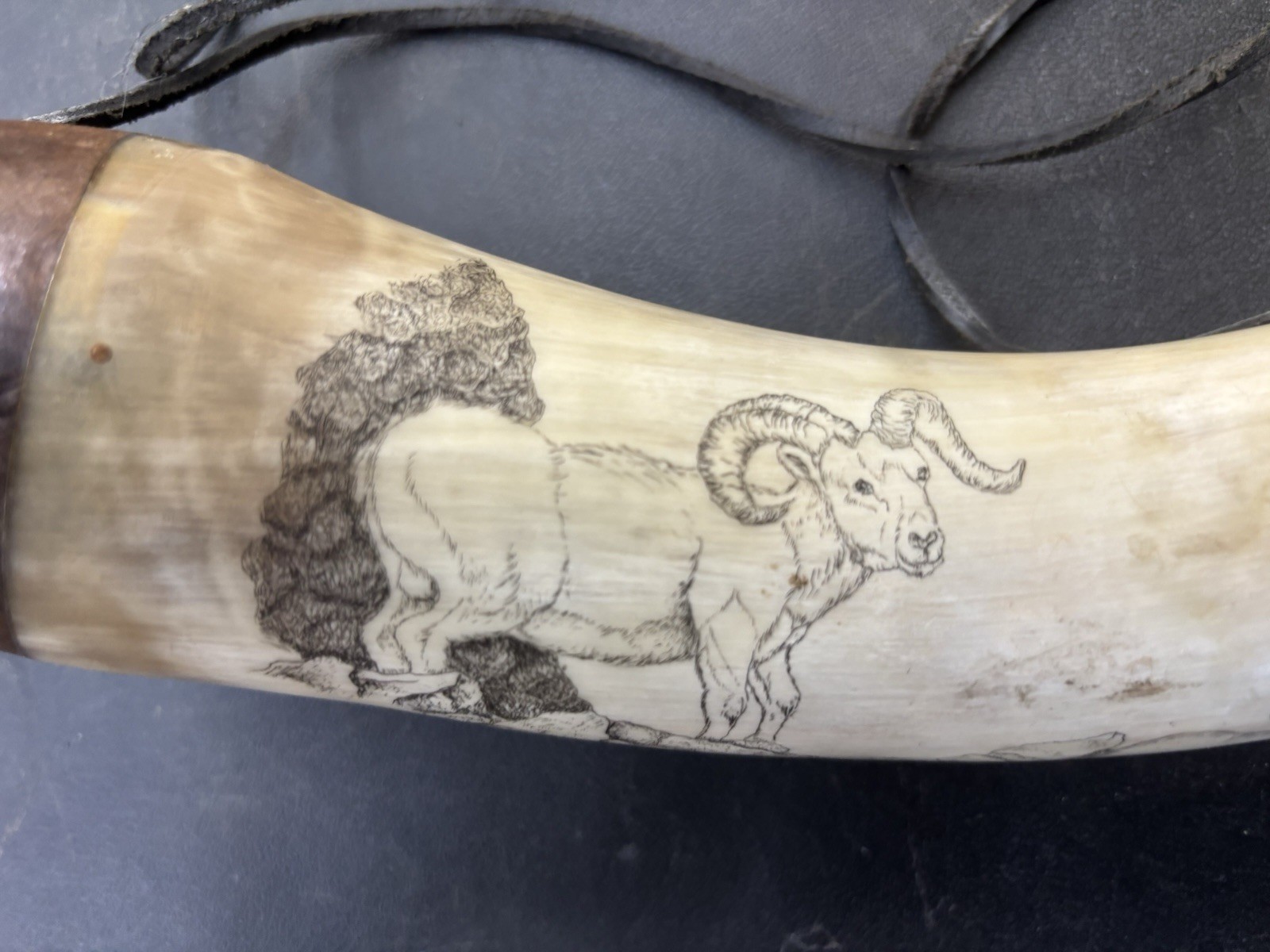 Custom Scrimshaw Powder Horn