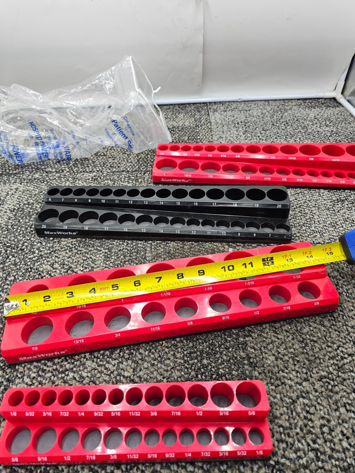 MaxWorks Magnetic Socket Organizer 4-Piece Red/Black For SAE & Metric Sockets