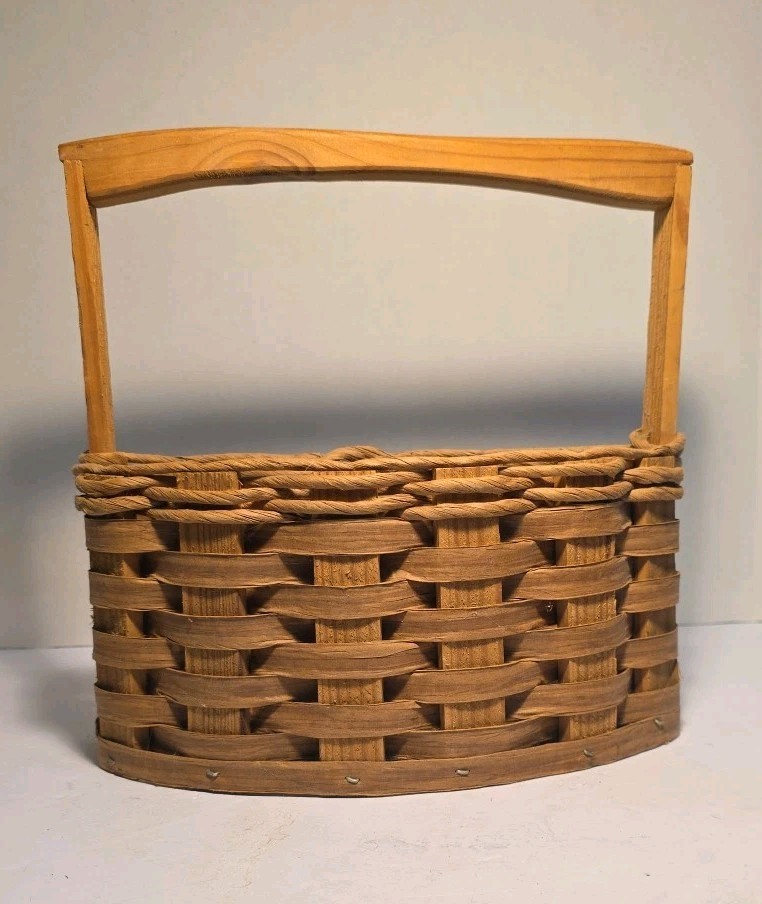Vintage 2000 Cracker Neck Creek Basket
