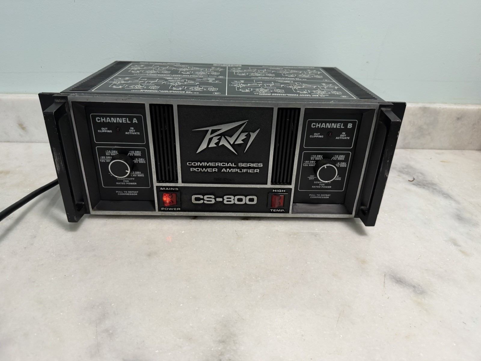 Peavy CS-800 Commercial Series Power Amplifier, 800W (400W@4 Ohm Per Channel)