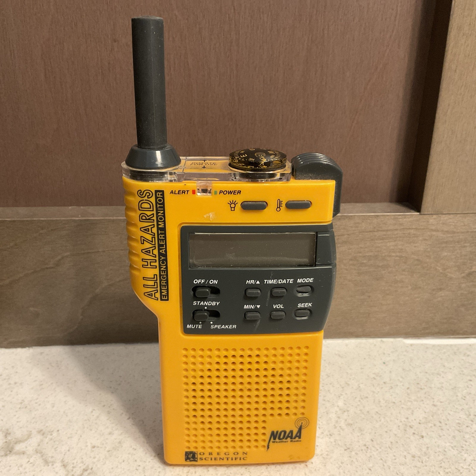 Oregon Scientific Emergency Alert Monitor All Hazards NOAA Weather Radio WR-8000