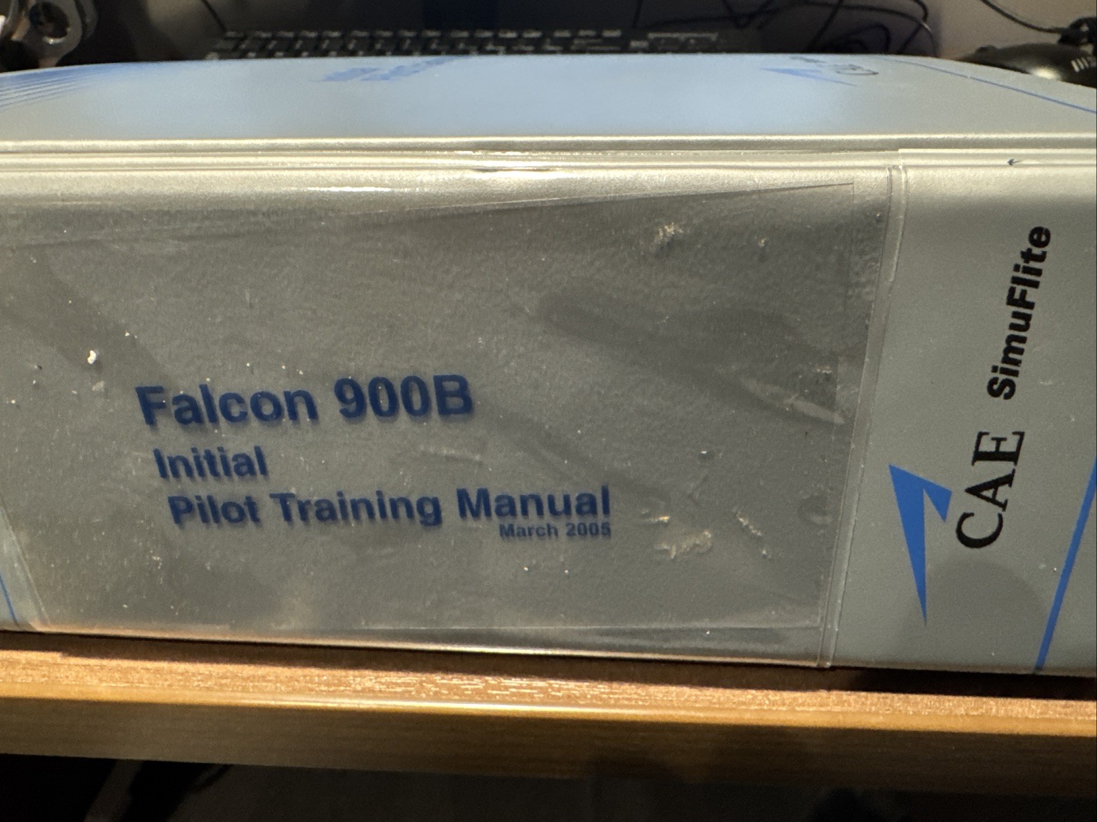 Falcon 900B Initial Pilot Training Manual ￼