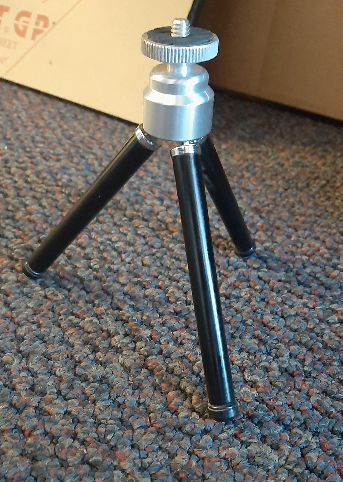 Aluminum Mini Adjustable Tripod 1/4-20 mount