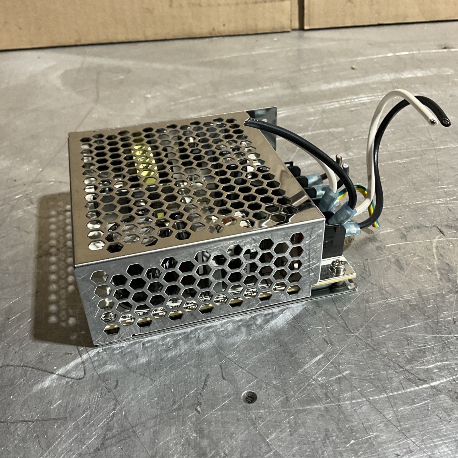 TDK-Lambda LS50-24 EHFP, Switch Mode Power Supply, (100-240 VAC, 1.3A, 50/60 Hz)