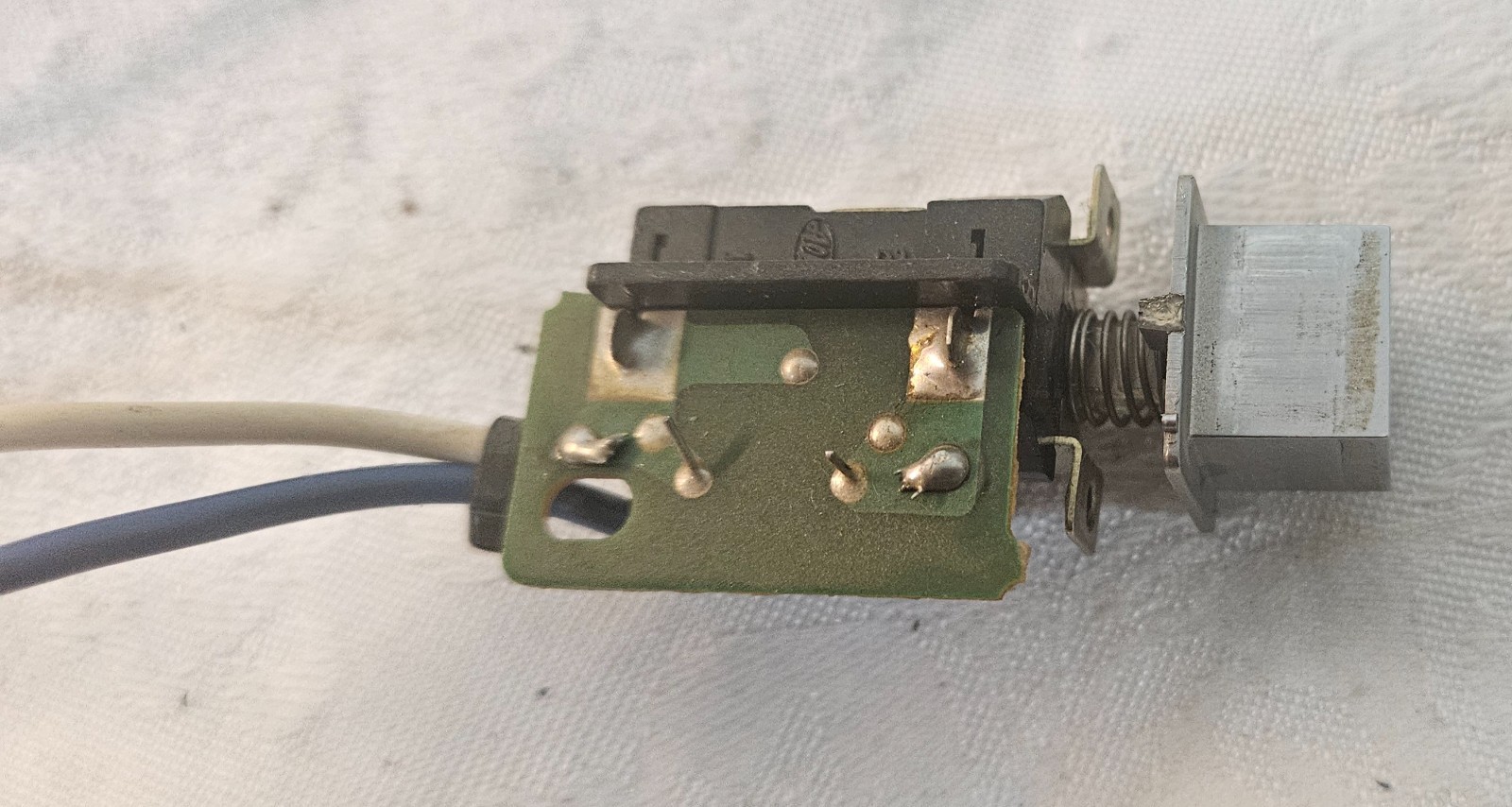 YAMAHA R-500 Stereo Receiver POWER BUTTON & Switch