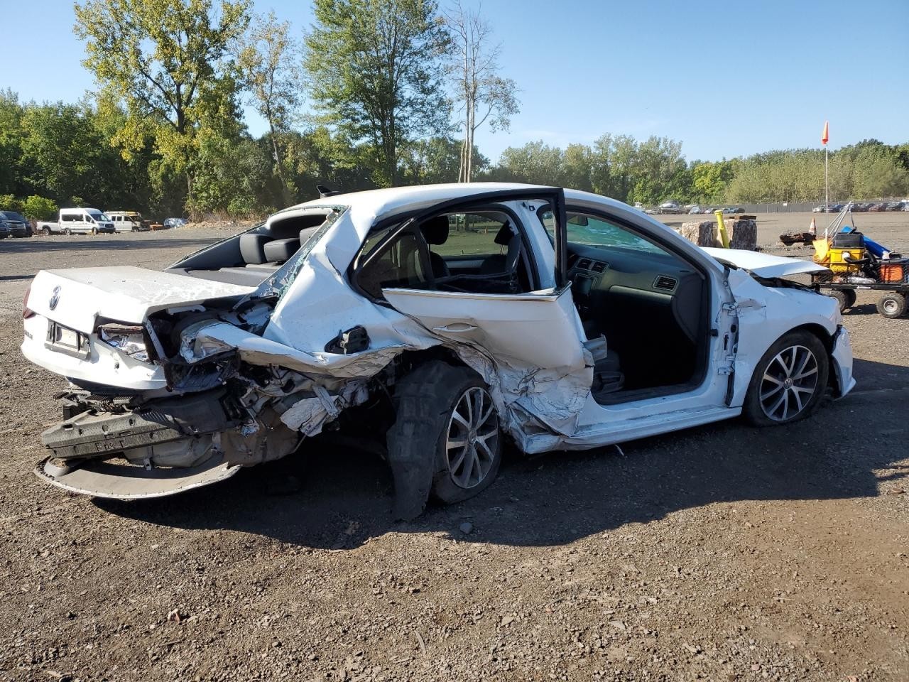 Used Fuse Box Cabin fits: 2017 Volkswagen Jetta Grade A
