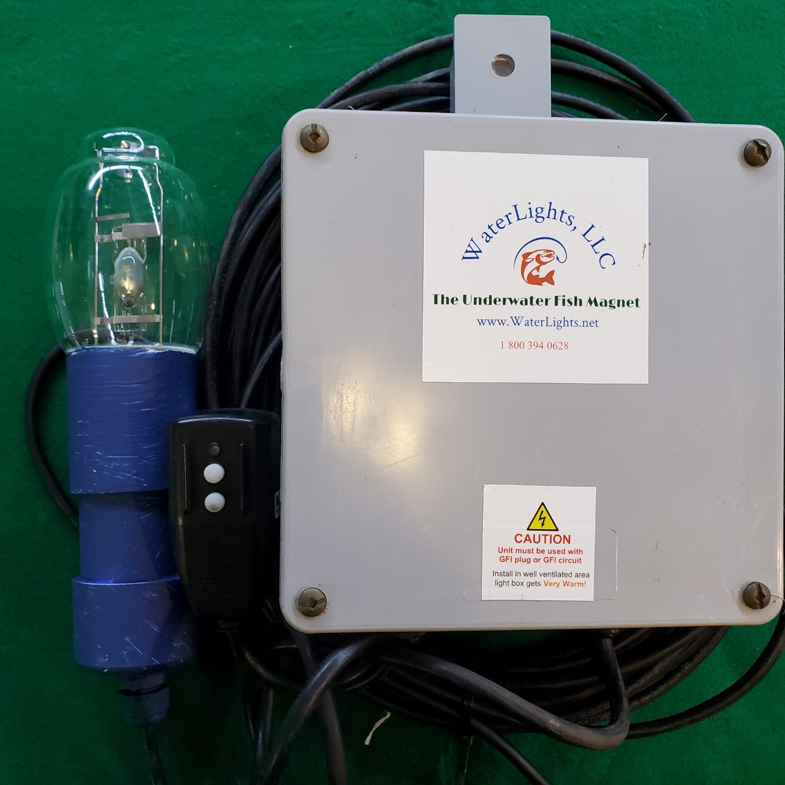 GREEN - METAL HALIDE UNDERWATER FISHING LIGHT - 250 WATT - 75 FT. CABLE