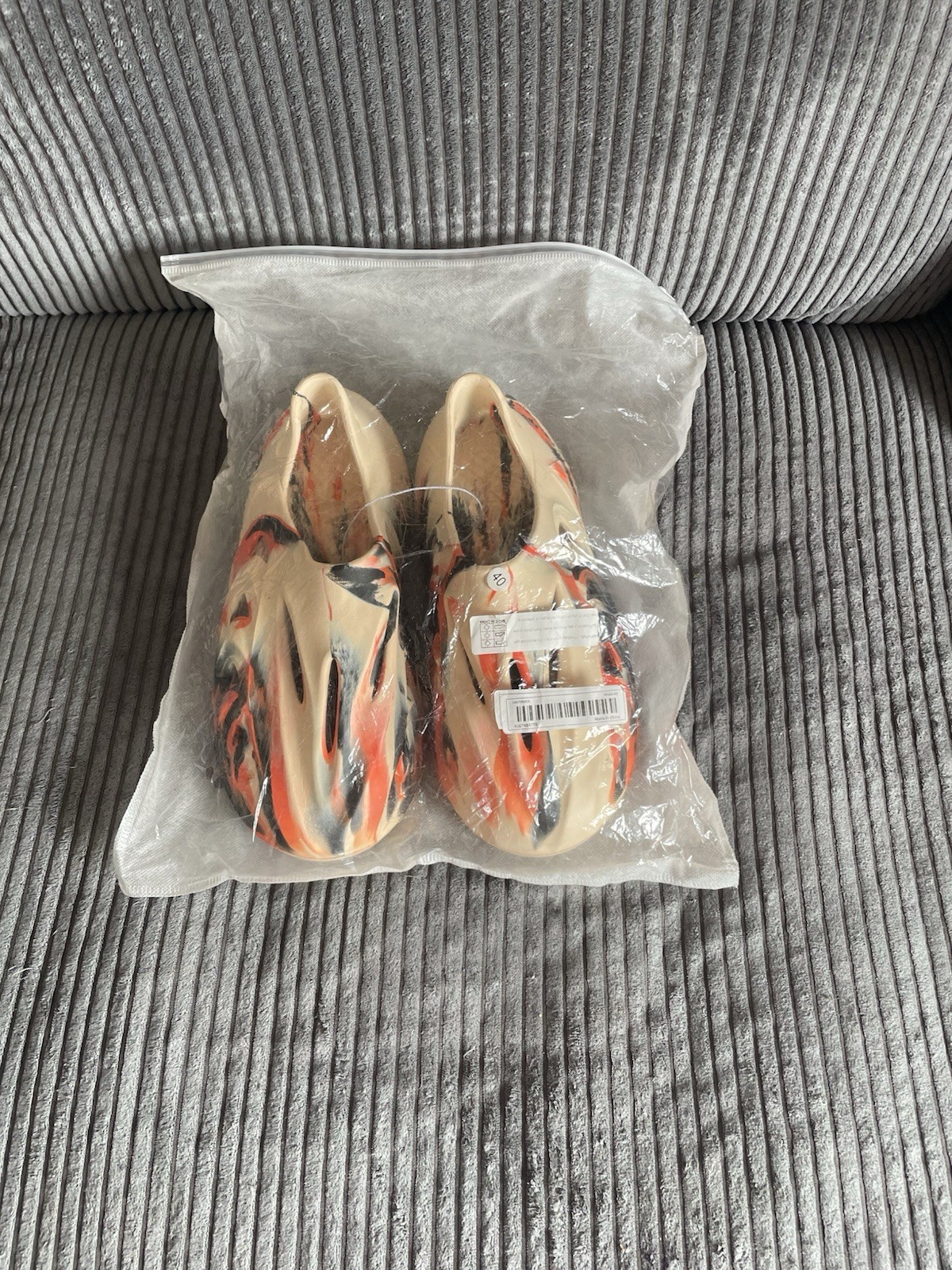 Comfortable foam Sandals / Size 7US