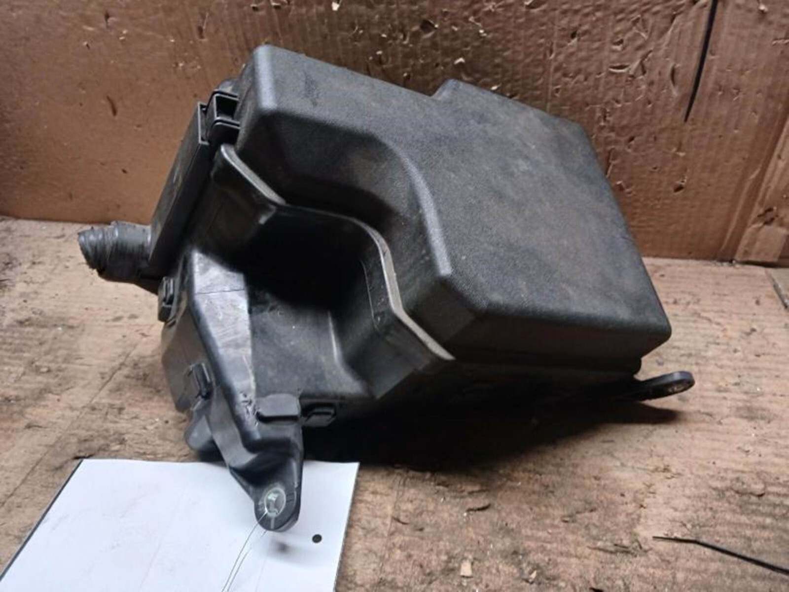 2011-2016 Toyota Sienna Engine Fuse Box